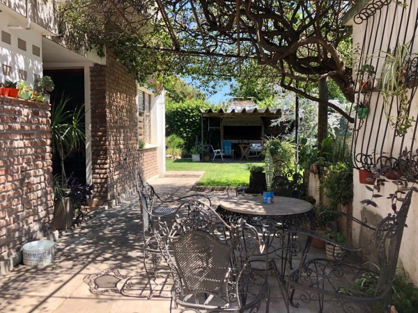 HERMOSA CASA 7 AMBIENTES EN VENTA - Jose C. Paz