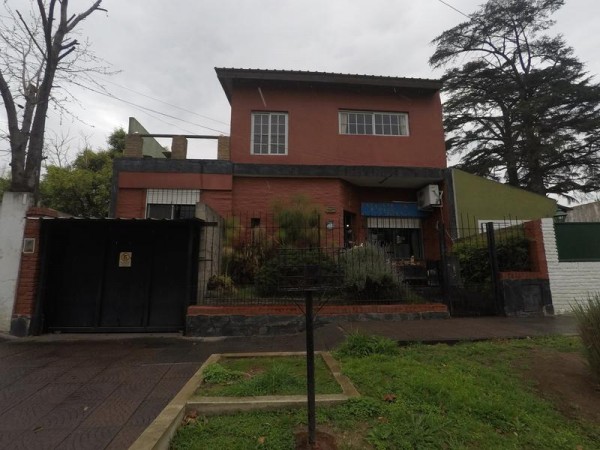 CASA DE 5 AMBIENTES EN SAN MIGUEL. 