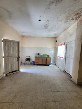 CASA 4 AMBIENTES EN MUÑIZ, CON EXCELENTE UBICACION. 