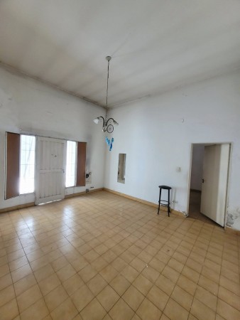 CASA 4 AMBIENTES EN MUÑIZ, CON EXCELENTE UBICACION. 