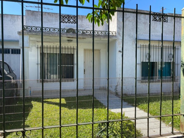 CASA 4 AMBIENTES EN VENTA - Jose C. Paz