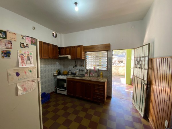 CASA 4 AMBIENTES EN VENTA - Jose C. Paz