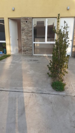 DEPARTAMENTO DOS AMBIENTES CON COCHERA EN VENTA - Jose C. Paz