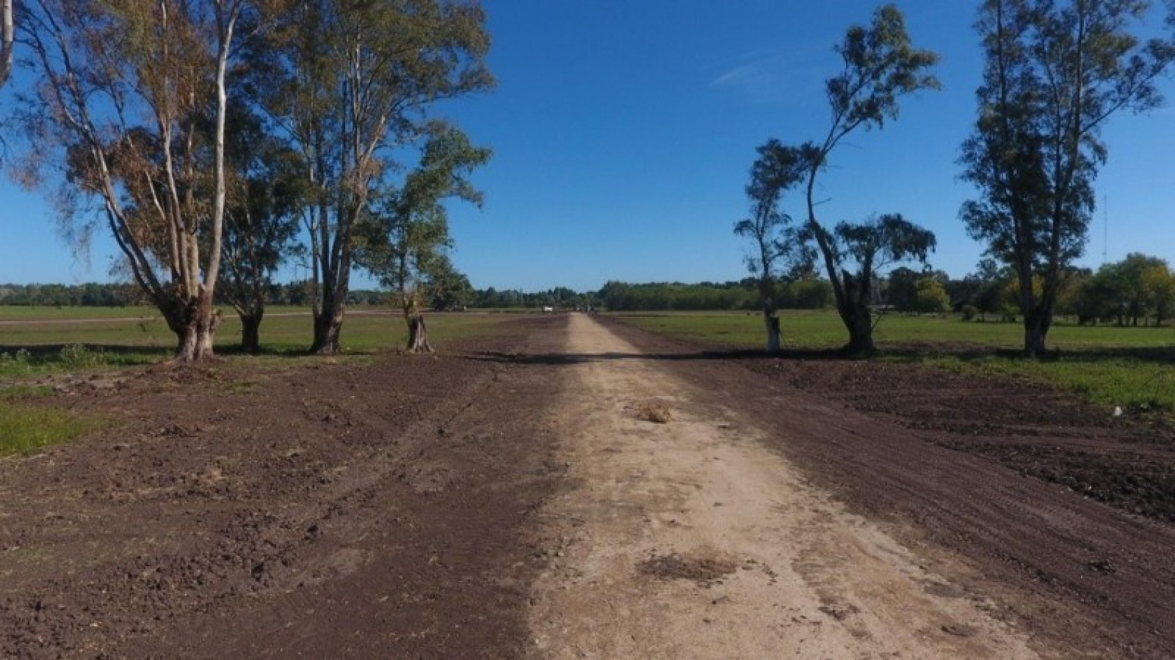 LOTES - "BARRIO PARQUE LOS ROBLES" - PARADA ROBLES, EXALTACION DE LA CRUZ
