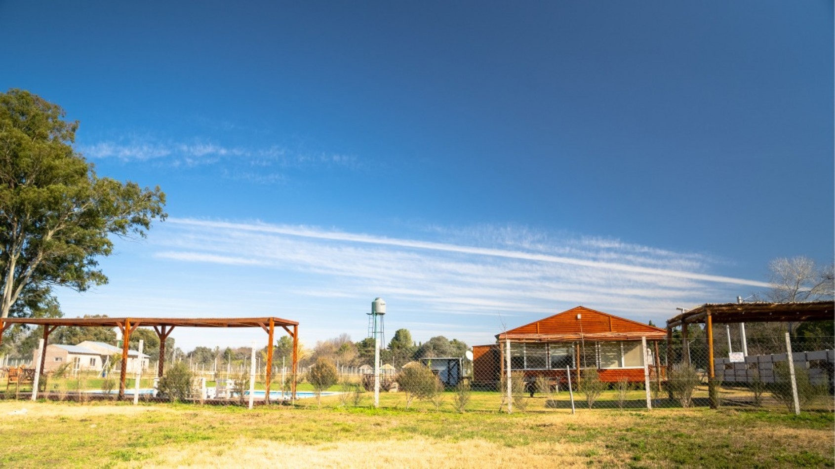 LOTES - "BARRIO PARQUE LOS ROBLES" - PARADA ROBLES, EXALTACION DE LA CRUZ