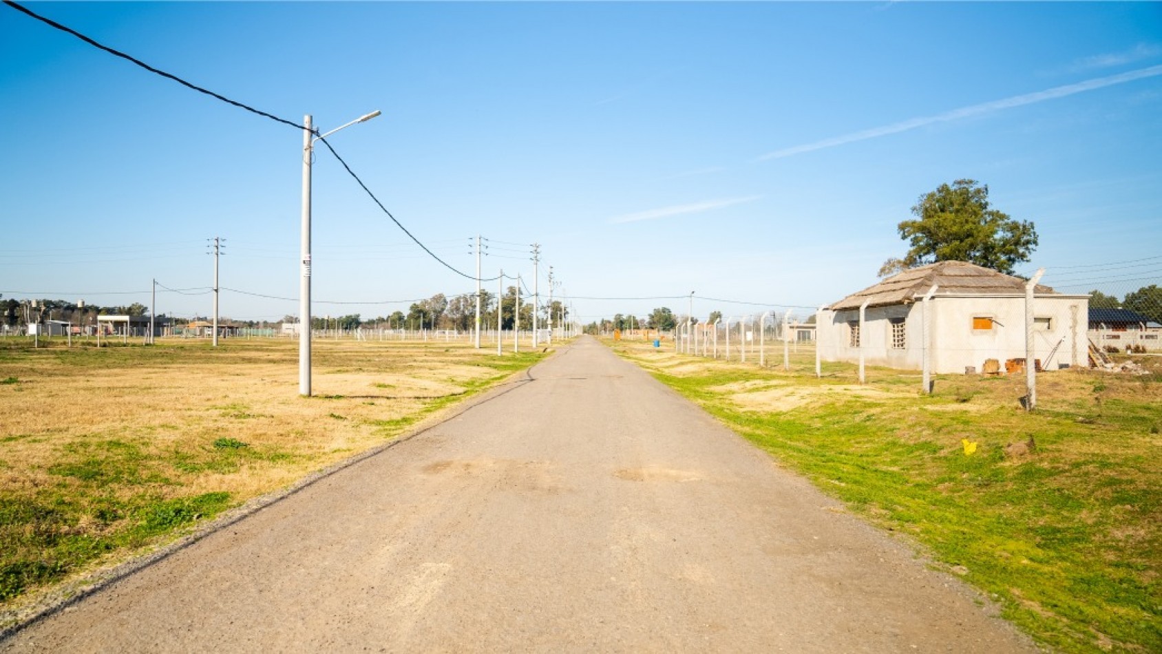 LOTES - "BARRIO PARQUE LOS ROBLES" - PARADA ROBLES, EXALTACION DE LA CRUZ