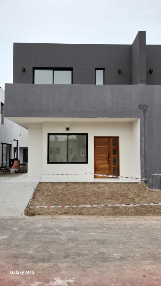 DUPLEX A LA VENTA 4 AMBIENTES A ESTRENAR EN PILAR - COMPLEJO SPRING PARK