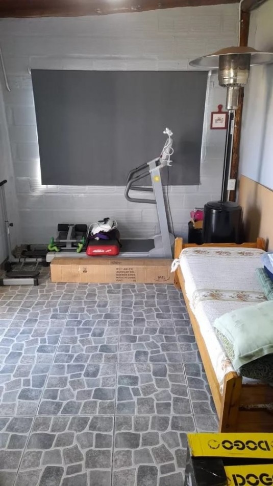 Casa De Dos Plantas Con Pileta En Venta En Villa Rosa