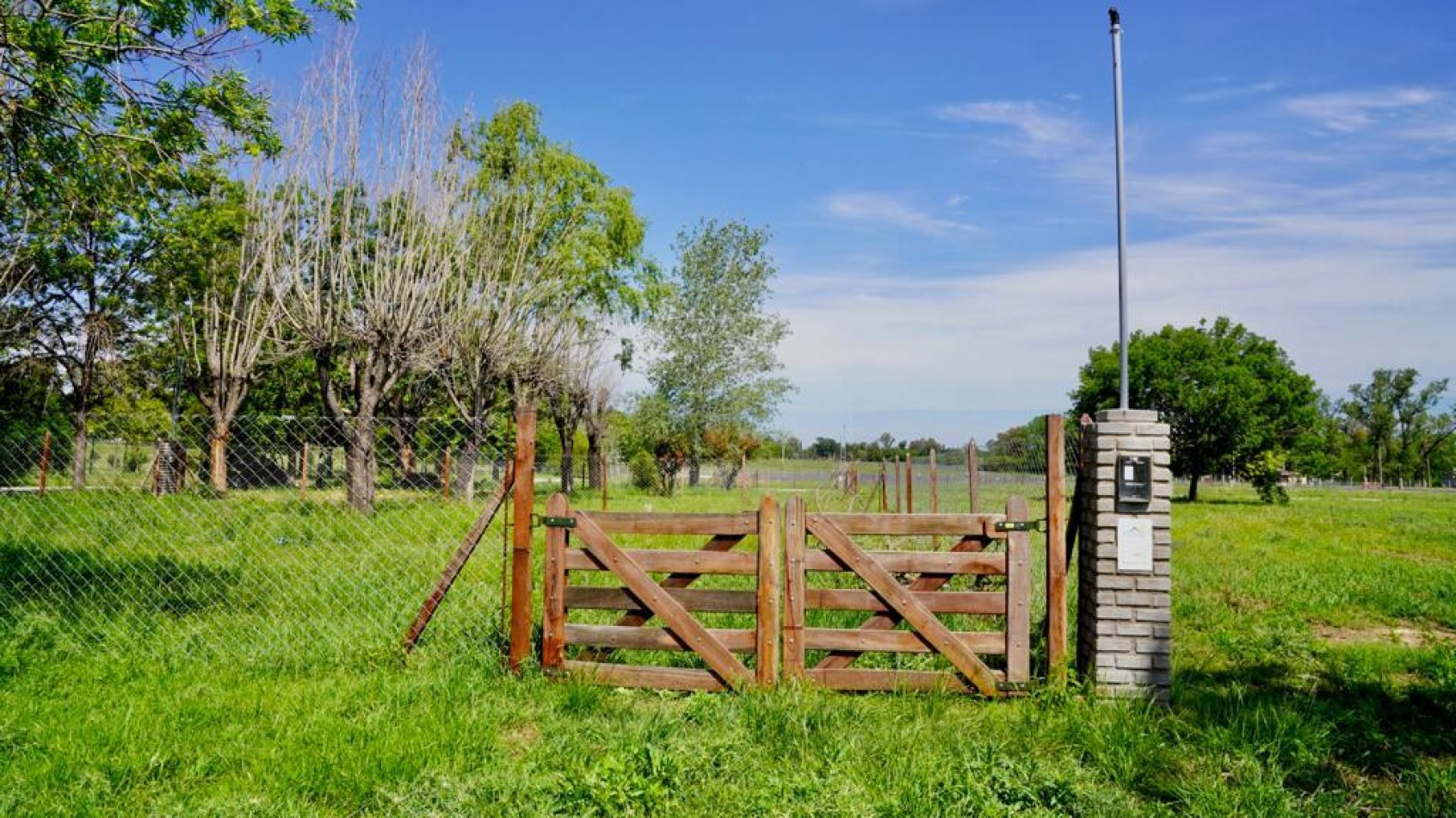 LOTES EN BARRIO SEMI CERRADO LOMAS DE MANZANARES - PARTIDO DE PILAR - ESCRITURACION INMEDIATA