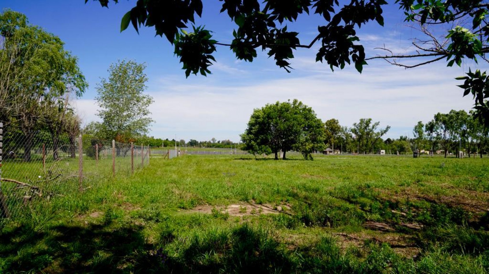 LOTES EN BARRIO SEMI CERRADO LOMAS DE MANZANARES - PARTIDO DE PILAR - ESCRITURACION INMEDIATA
