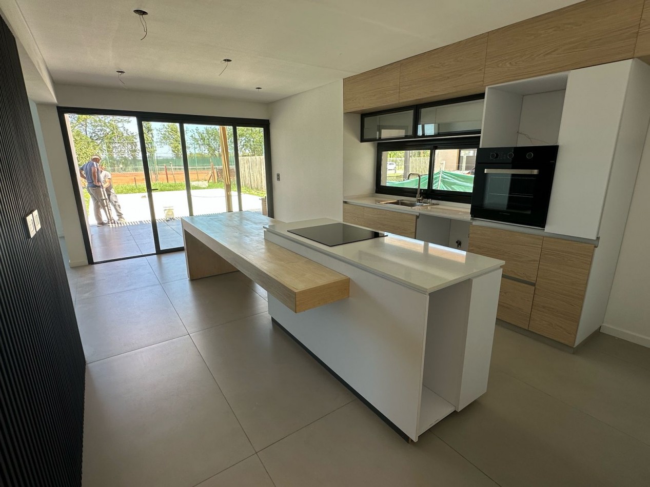 VENTA CASA LAGOON, 4 AMBIENTES - VILLA ROSA, PILAR