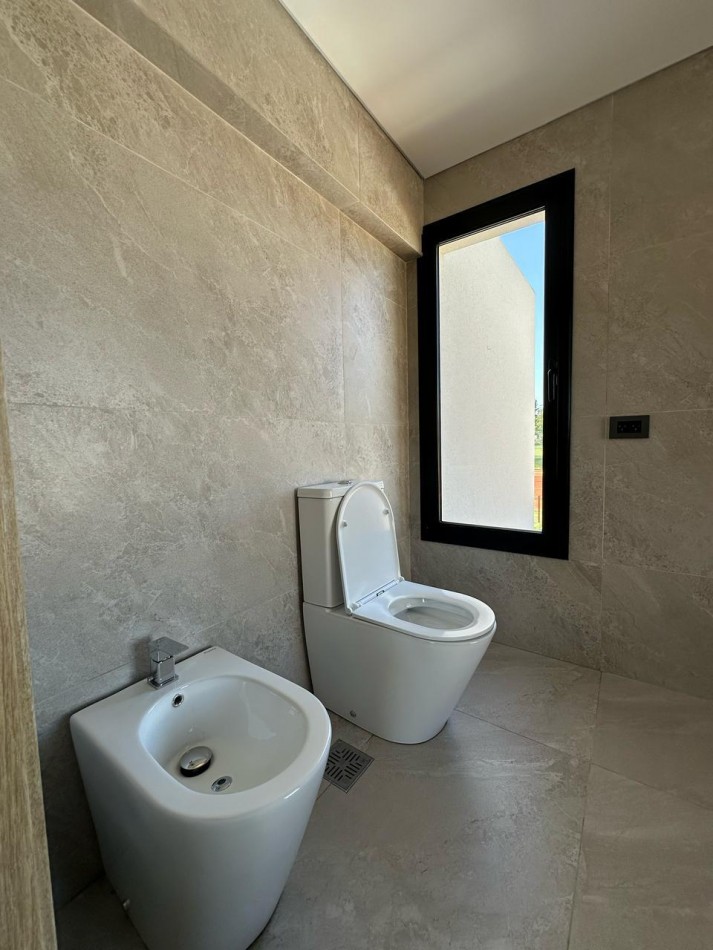 VENTA CASA LAGOON, 4 AMBIENTES - VILLA ROSA, PILAR