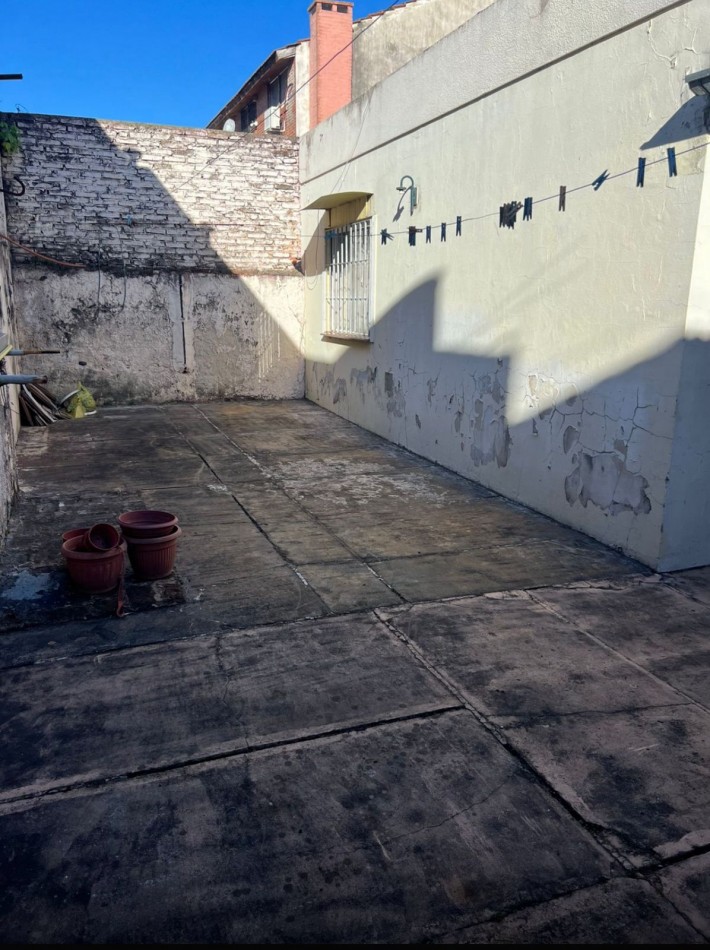 CASA EN PH EN VENTA - 4 AMBIENTES CON PATIO EN VICENTE LOPEZ