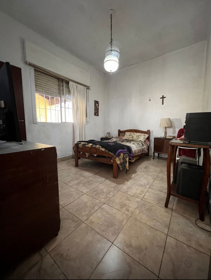 CASA EN PH EN VENTA - 4 AMBIENTES CON PATIO EN VICENTE LOPEZ