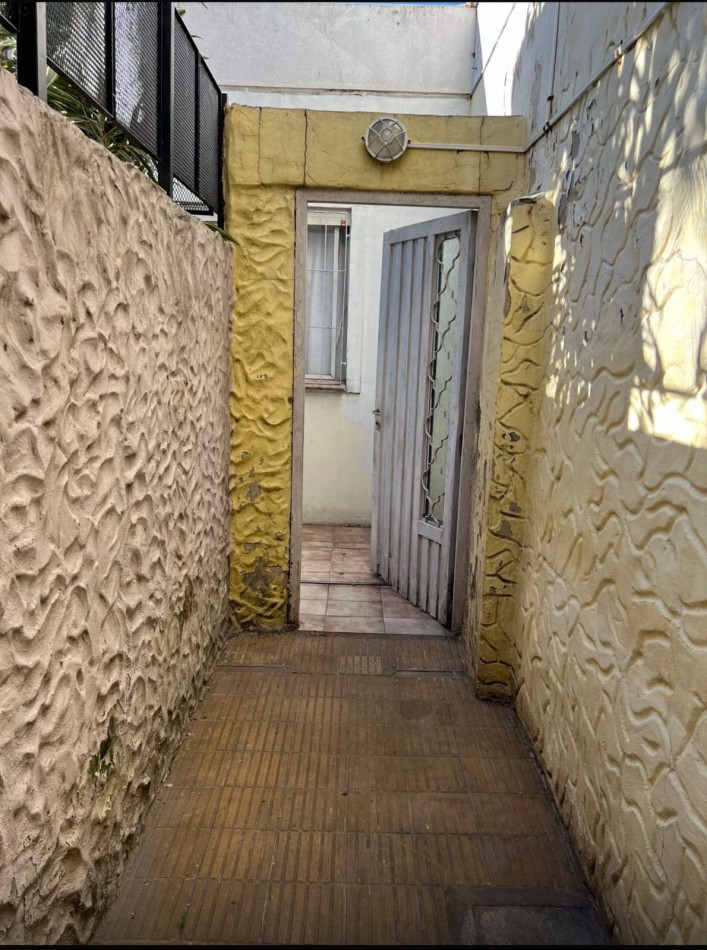 CASA EN PH EN VENTA - 4 AMBIENTES CON PATIO EN VICENTE LOPEZ