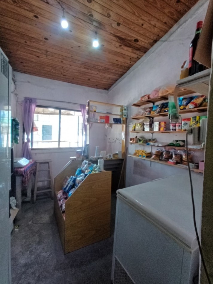 CASA EN VENTA 6 AMB EN CUARTEL V, MORENO