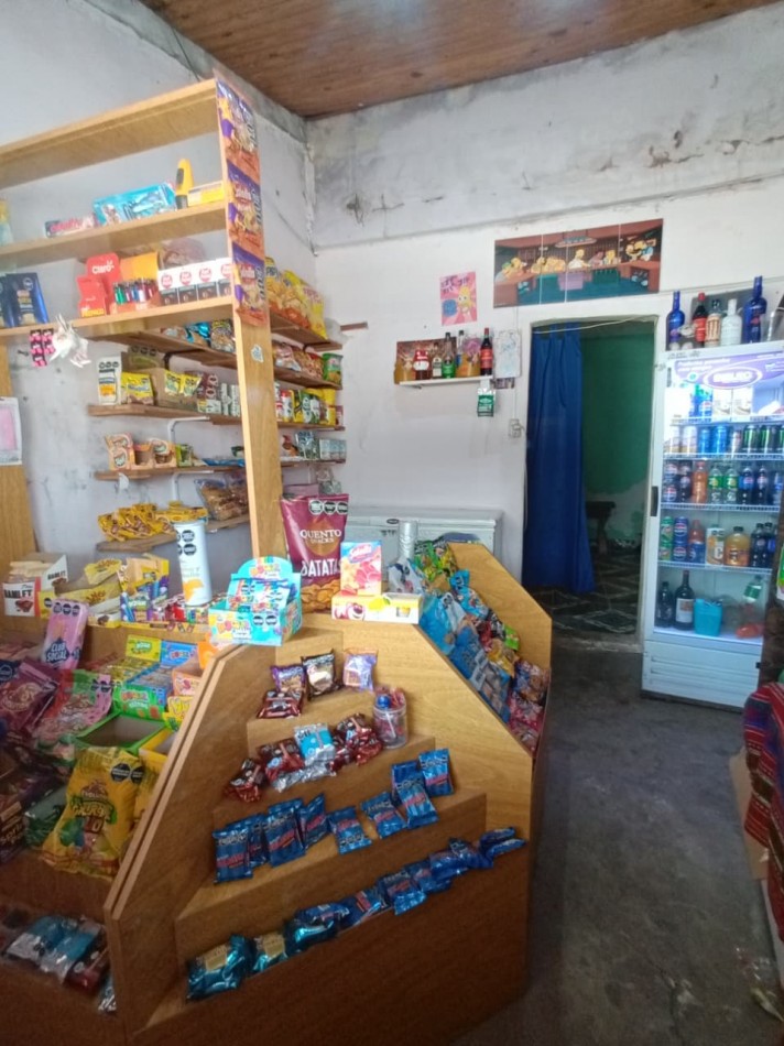 CASA EN VENTA 6 AMB EN CUARTEL V, MORENO