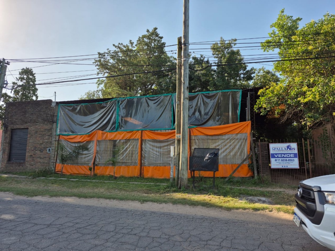 LOTE CON LOCALES EN CENTRO DE MANZANARES - OPORTUNIDAD DE INVERSION