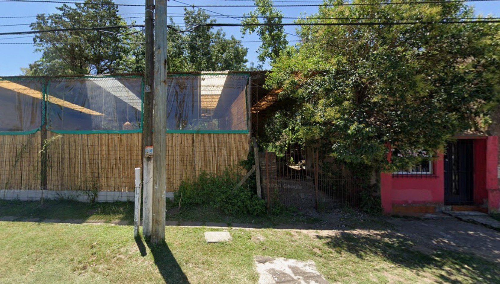 LOTE CON LOCALES EN CENTRO DE MANZANARES - OPORTUNIDAD DE INVERSION