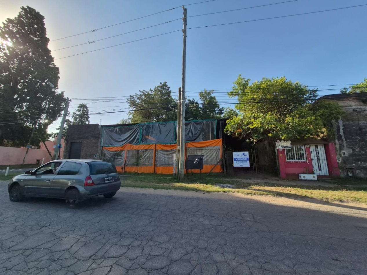 LOTE CON LOCALES EN CENTRO DE MANZANARES - OPORTUNIDAD DE INVERSION