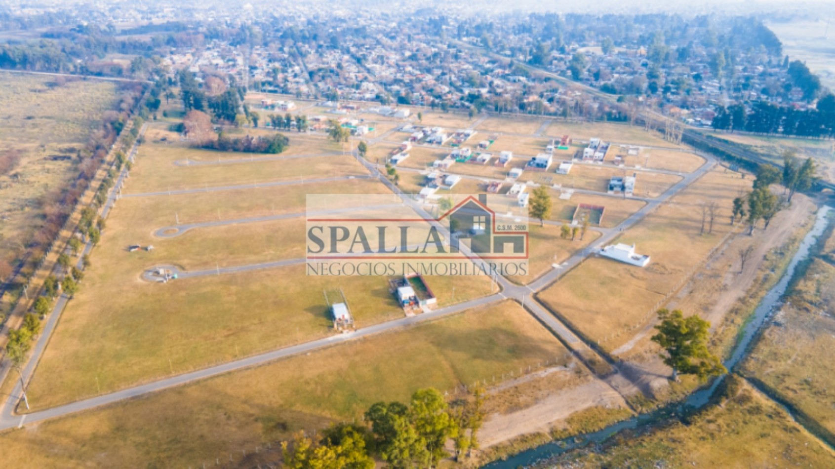 VENTA DE LOTE DE 200M2 EN BARRIO PARQUE DERQUI, PILAR 