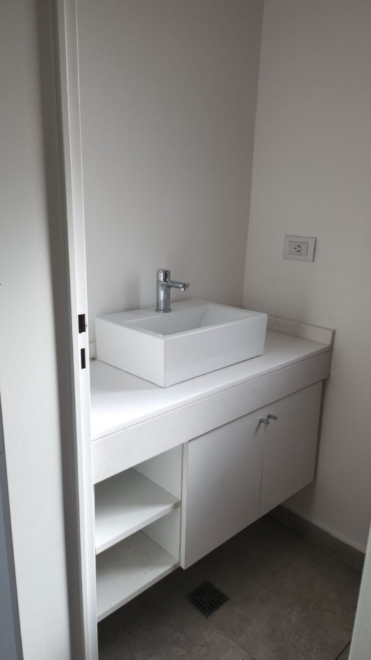 VENTA CASA 4 AMBIENTES BARRIO SANTA LUCIA PILAR DEL ESTE