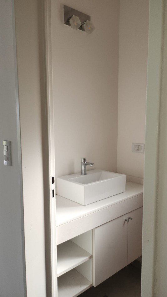 VENTA CASA 4 AMBIENTES BARRIO SANTA LUCIA PILAR DEL ESTE