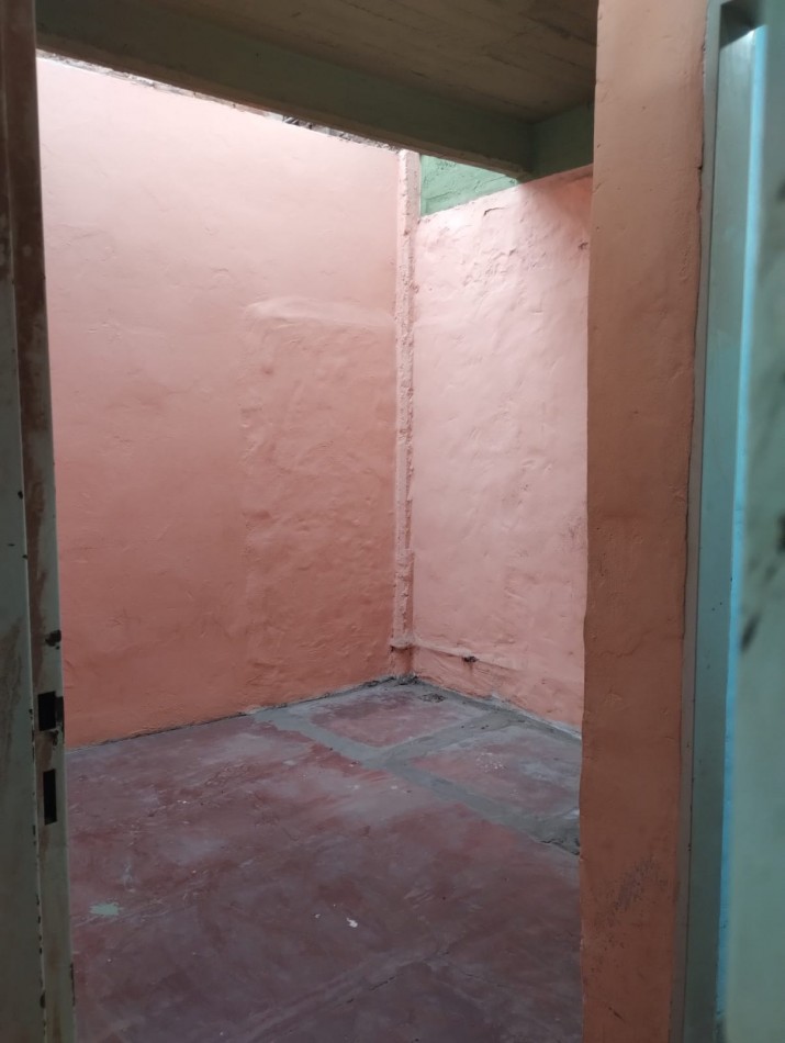 LOCAL COMERCIAL EN PLANTA ALTA EN ZONA CENTRICA DE JOSE C. PAZ