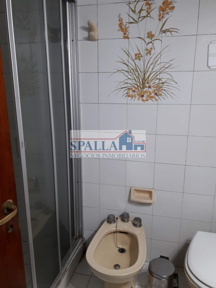 VENTA CASA 4 AMBIENTES - CENTRO DE DERQUI, PILAR - APTO CREDITO