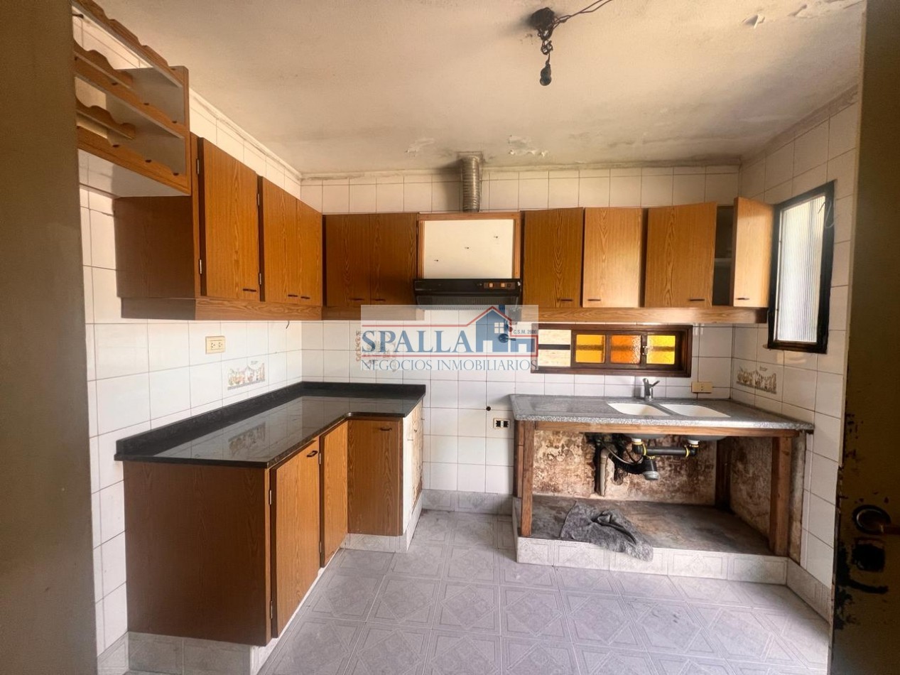 VENTA EXCELENTE PROPIEDAD IDEAL USO COMERCIAL EN CENTRO DE DERQUI, PILAR 