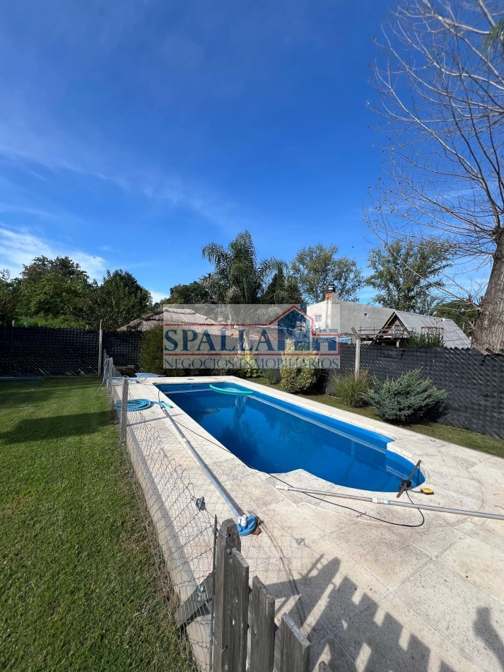 CASA EN VENTA EN JOSE C PAZ, 4 AMBIENTES CON PILETA