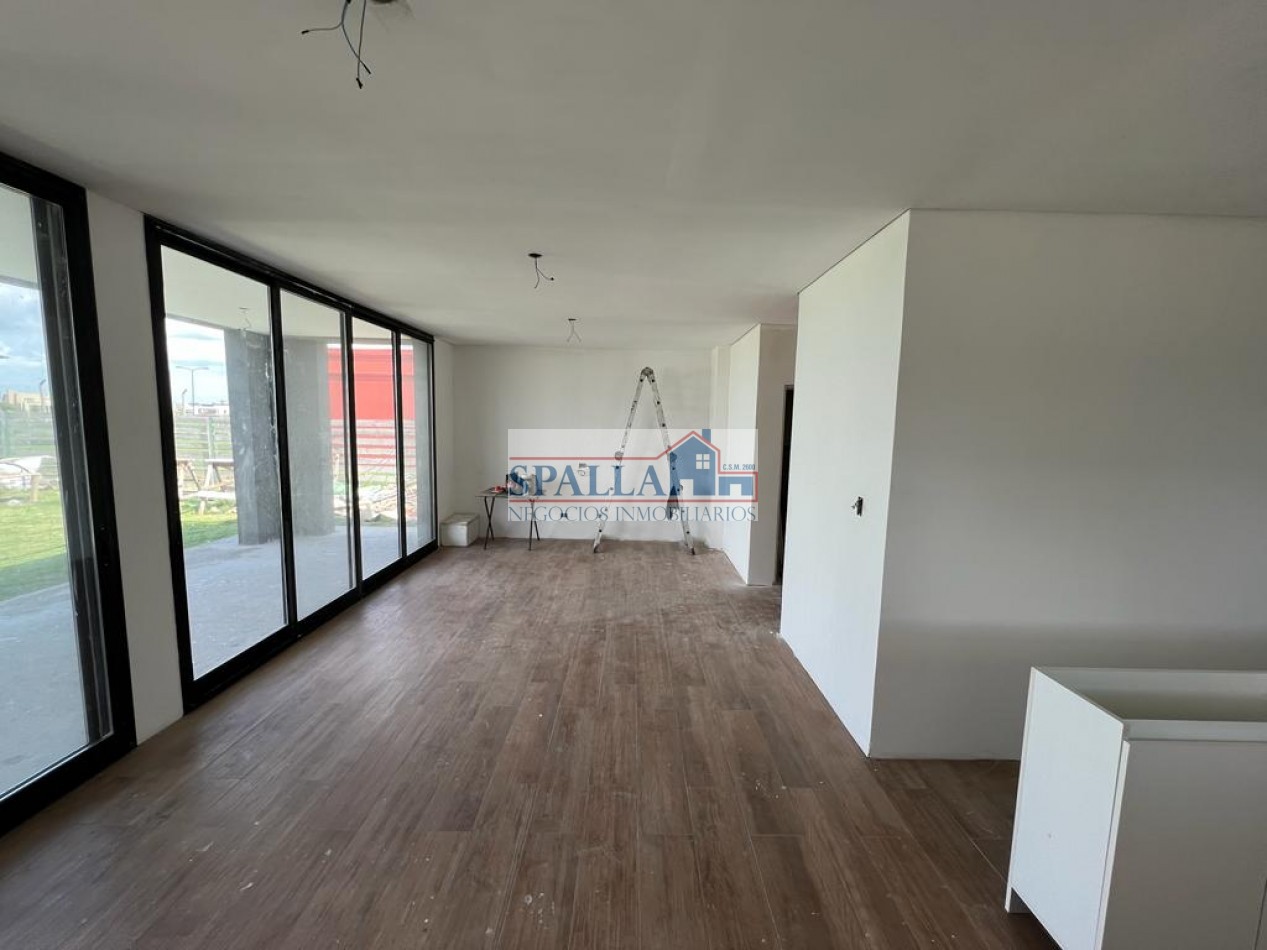 CASA EN VENTA SAN SEBASTIAN A ESTRENAR AREA 1 CON RENTA