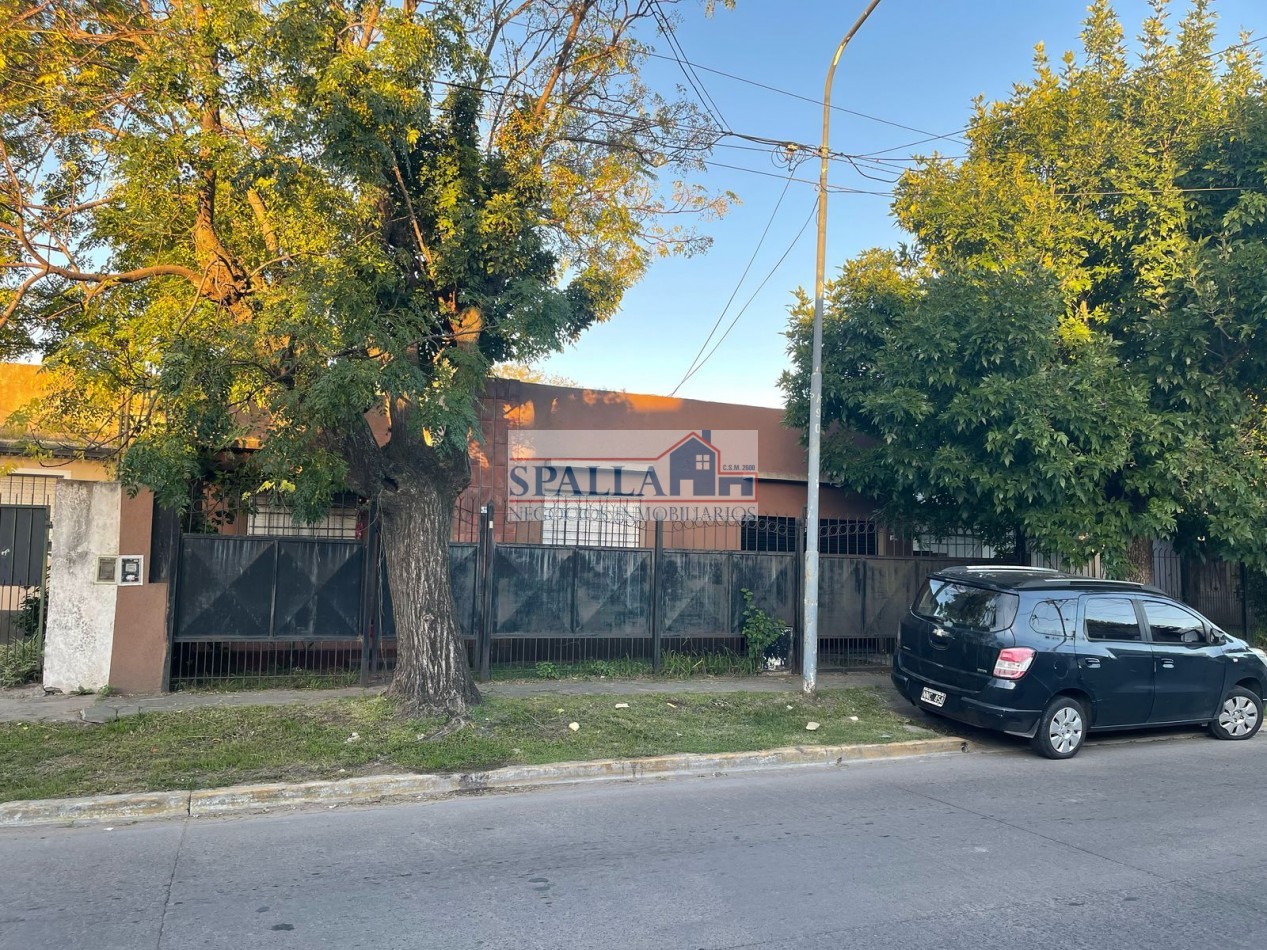 VENTA CASA 4 AMBIENTES PILAR CENTRO A REFACCIONAR