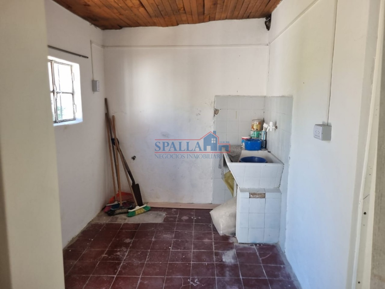 VENTA CASA 4 AMBIENTES CON PARQUE EN VILLA MORRA PILAR