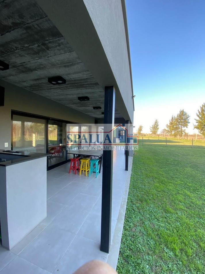 VENTA CASA 5 AMBIENTES BARRIO SAN MATIAS AREA 5 ESCOBAR