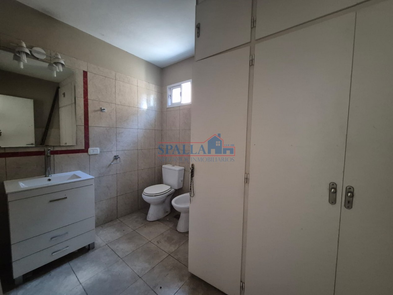 ALQUILER CASA 4 AMBIENTES CON PILETA EN BARRIO PELLEGRINI 3 EN PILAR SIN EXPENSAS