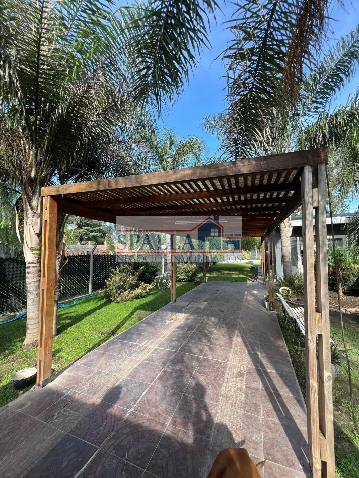 CASA EN VENTA EN JOSE C PAZ, 4 AMBIENTES CON PILETA