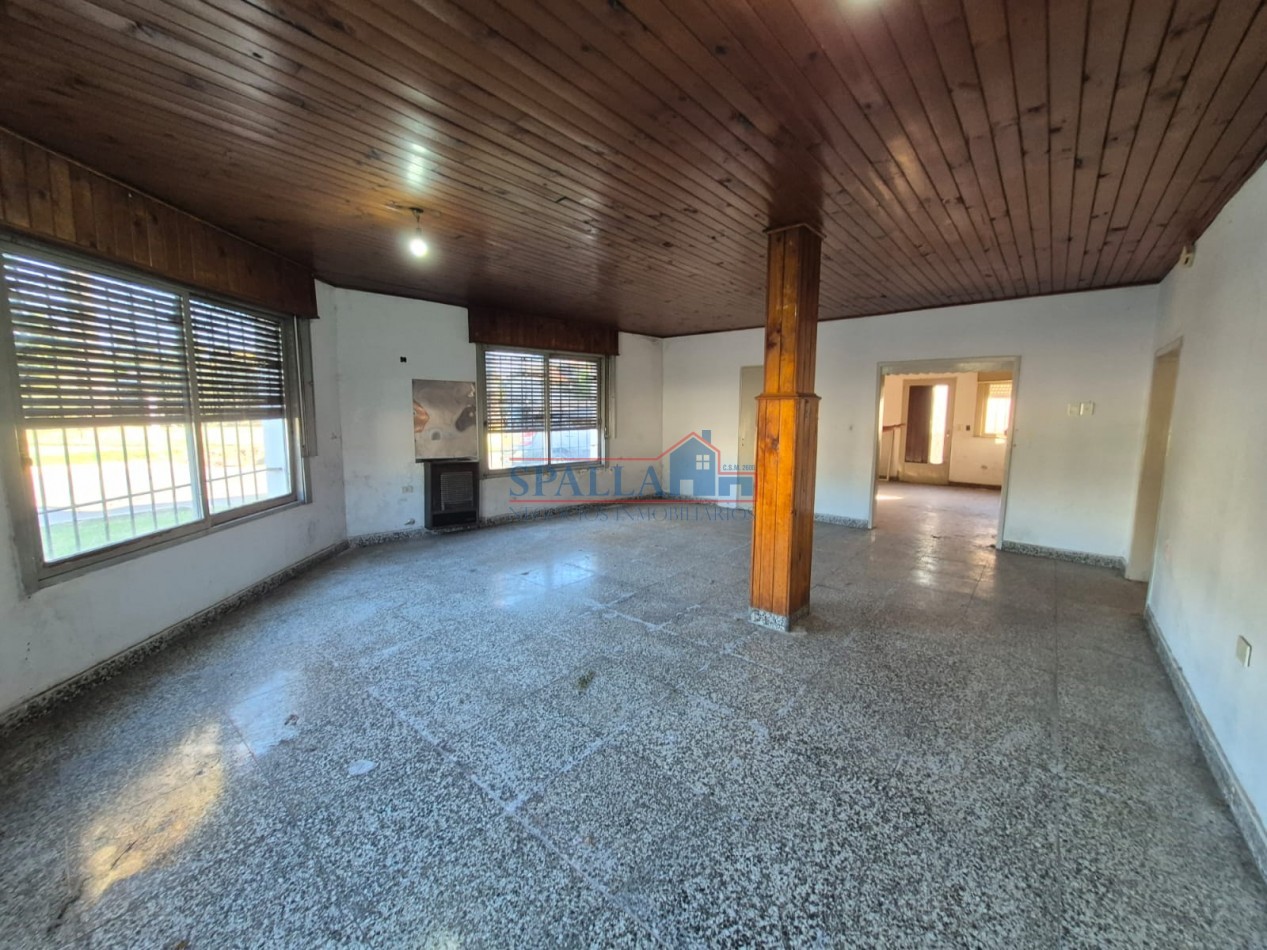 VENTA CASA 4 AMBIENTES MAS DEPARTAMENTO PILAR CENTRO