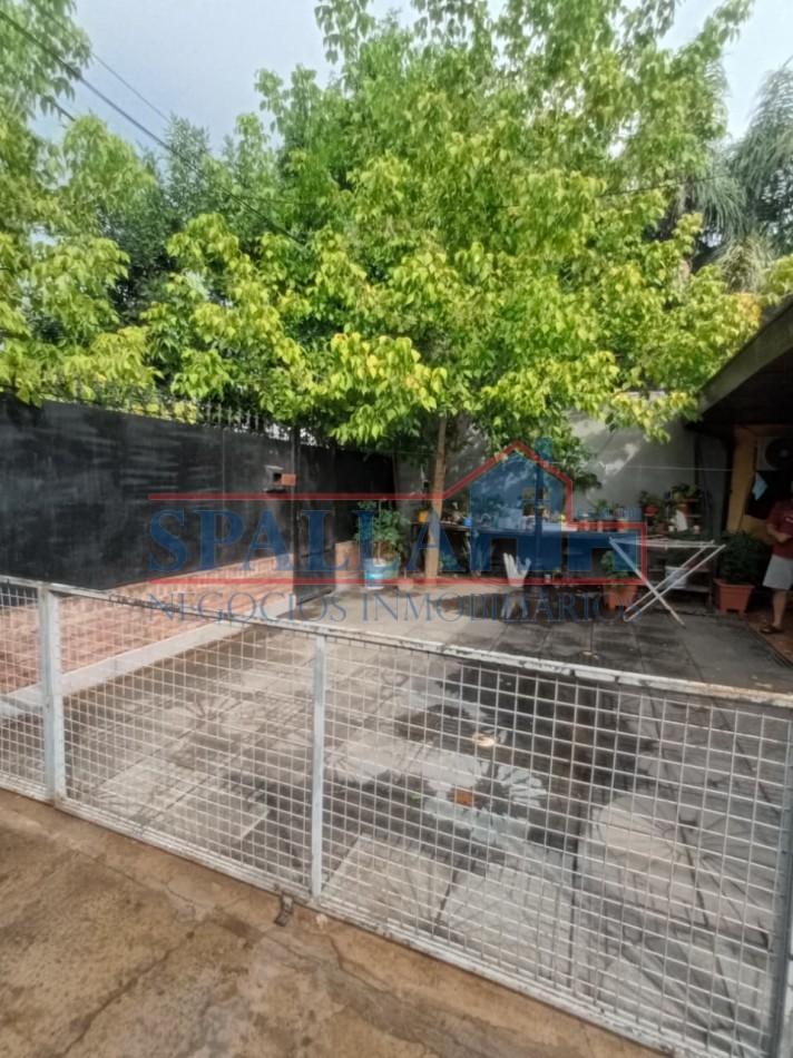 CASA EN VENTA  300 m² SOBRE LOTE PROPIO - A 200 mts RUTA 8 - LOCAL + GALPON - JOSE C. PAZ - ACEPTA FINANCIACION