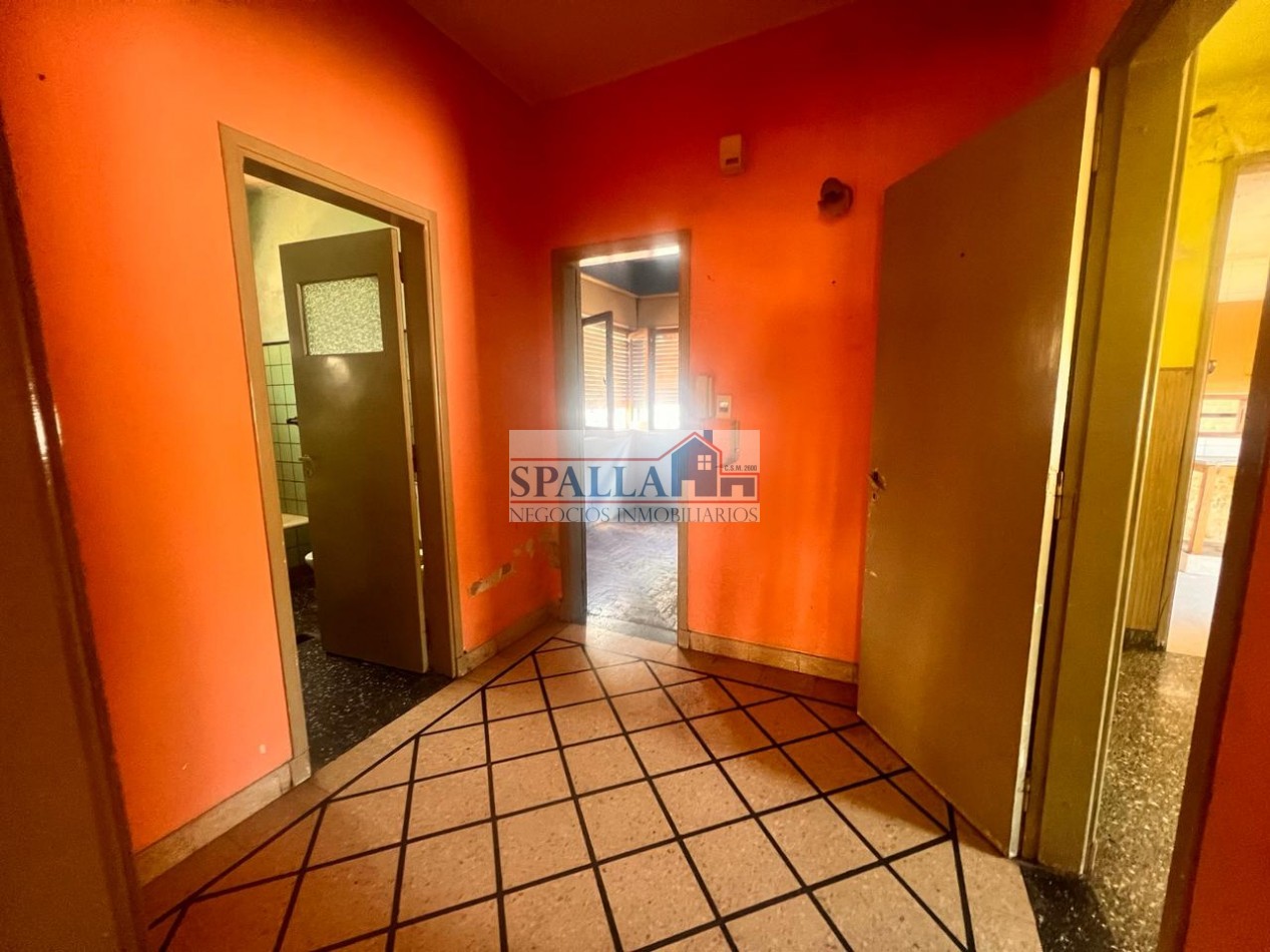 VENTA EXCELENTE PROPIEDAD IDEAL USO COMERCIAL EN CENTRO DE DERQUI, PILAR 