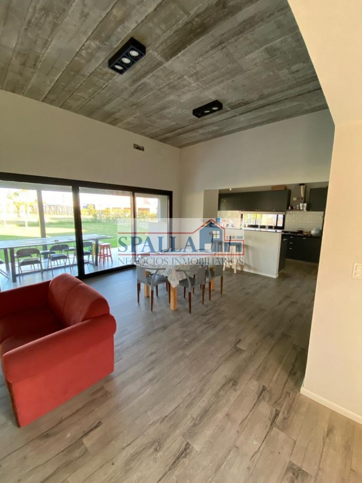 VENTA CASA 5 AMBIENTES BARRIO SAN MATIAS AREA 5 ESCOBAR