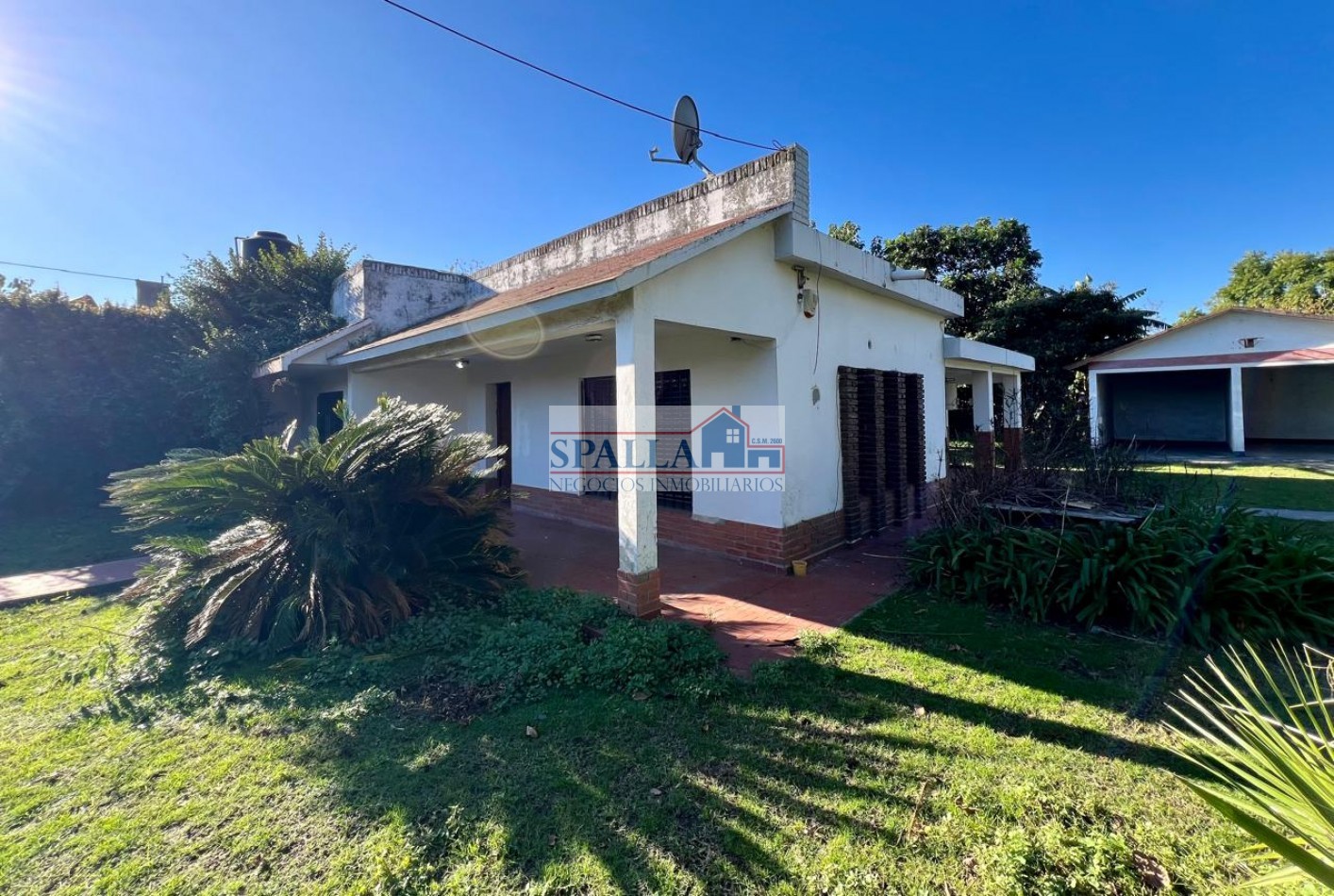 CASA EN VENTA - 4 AMBIENTES CON GALERIA - JOSE C. PAZ 