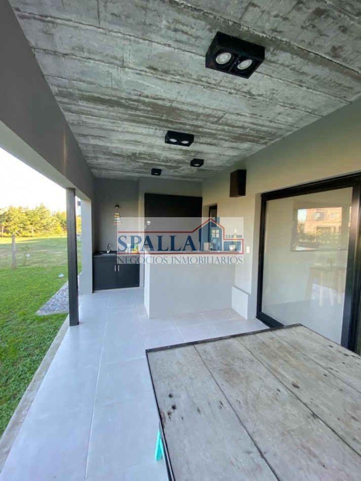 VENTA CASA 5 AMBIENTES BARRIO SAN MATIAS AREA 5 ESCOBAR