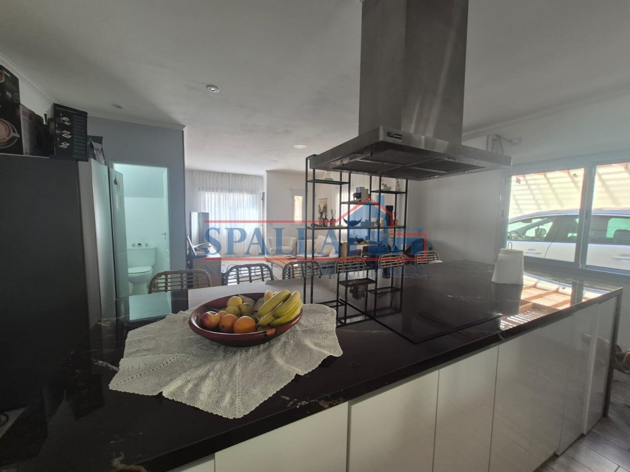 VENTA DUPLEX TRES AMBIENTES SEMI AMOBLADO EN COMPLEJO METZ VILLAGE PILAR