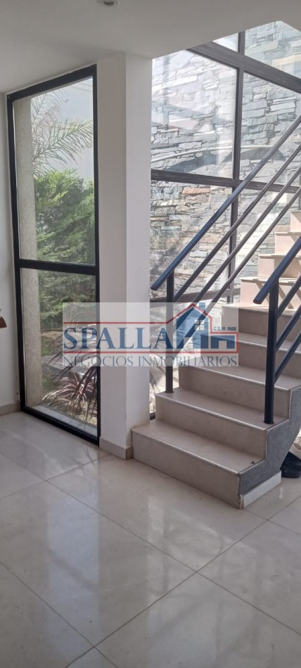 VENTA CASA 4 AMBIENTES EN BARRIO CERRADO LAGOON PILAR