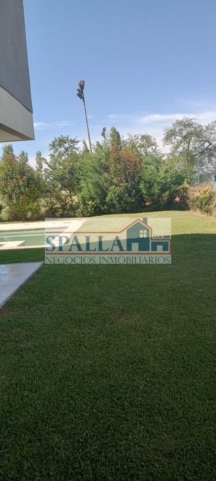 VENTA CASA 4 AMBIENTES EN BARRIO CERRADO LAGOON PILAR