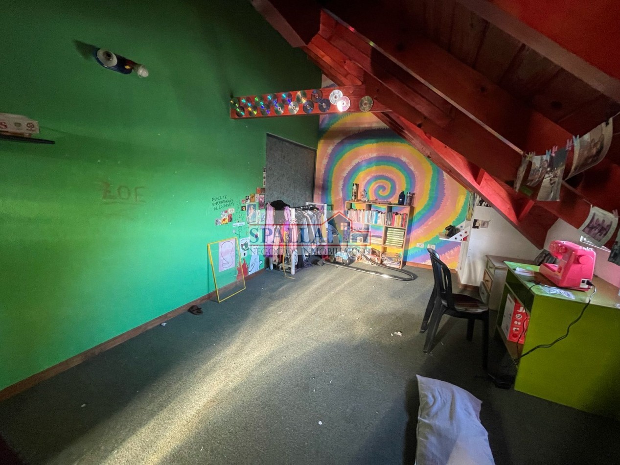 CASA EN VENTA - 4 AMBIENTES - PILAR CENTRO 