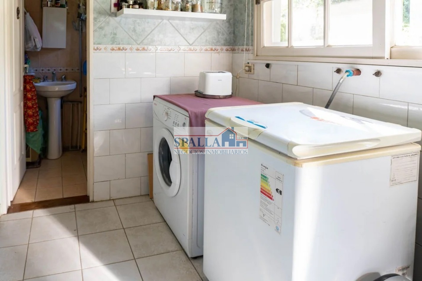 LA MASIA CASA EN VENTA DE 5 AMBIENTES CON AMPLIO JARDIN Y PILETA - APTO CREDITO