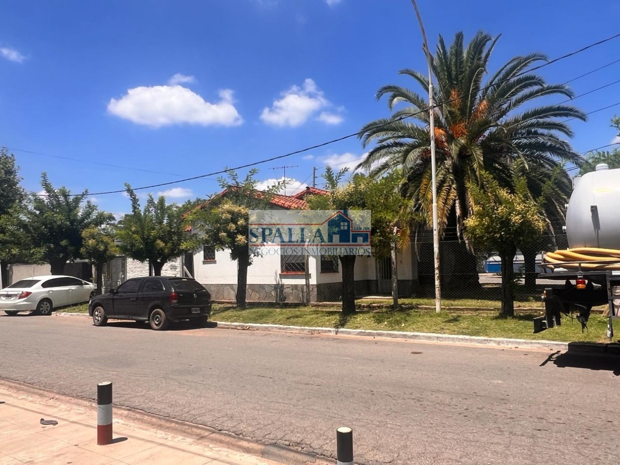 VENTA EXCELENTE PROPIEDAD IDEAL USO COMERCIAL EN CENTRO DE DERQUI, PILAR 