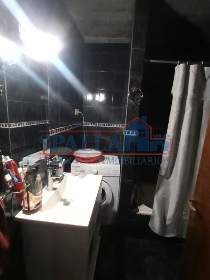 CASA EN VENTA  300 m² SOBRE LOTE PROPIO - A 200 mts RUTA 8 - LOCAL + GALPON - JOSE C. PAZ - ACEPTA FINANCIACION